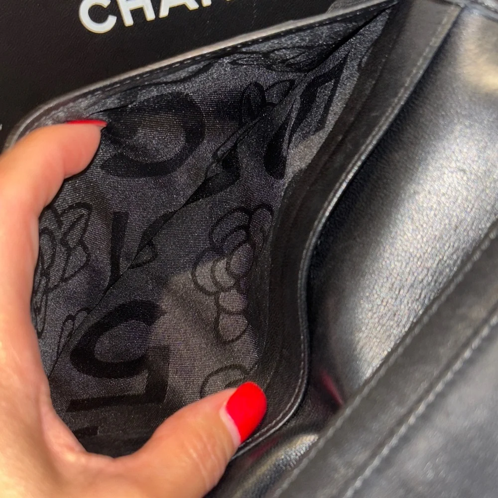 CHANEL Black Quilted Lambskin Long‎ Wallet – Silver CC Logo